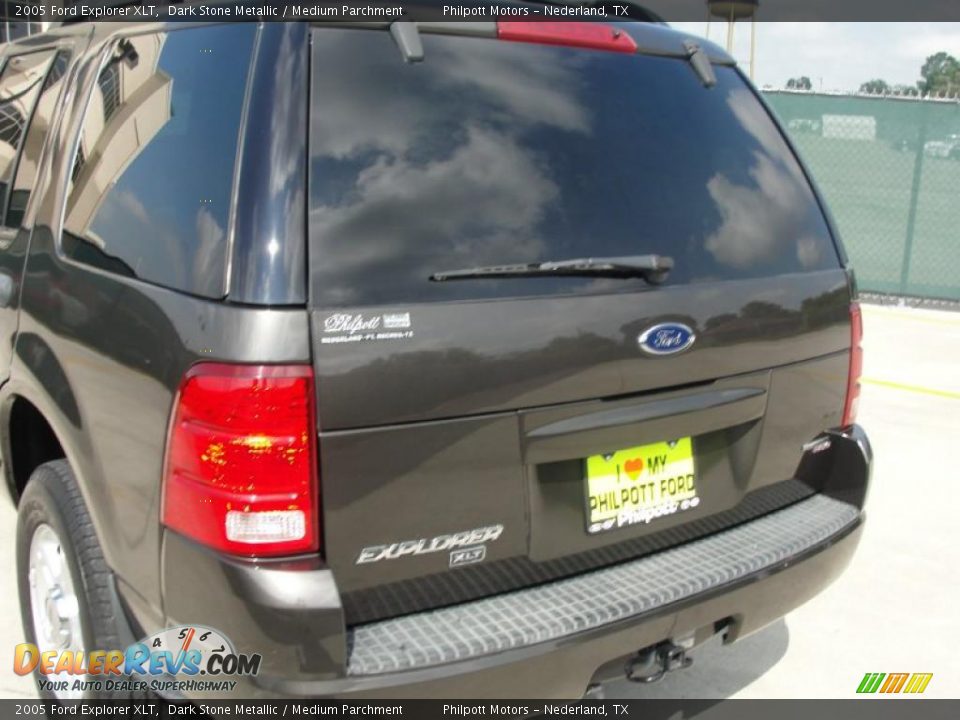 2005 Ford Explorer XLT Dark Stone Metallic / Medium Parchment Photo #21