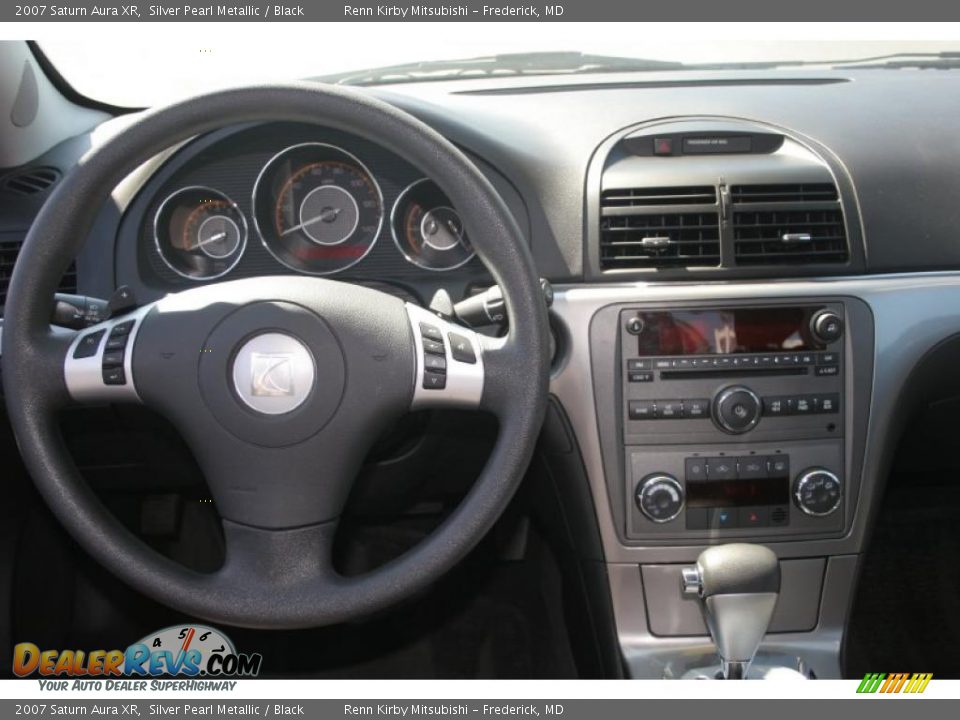 2007 Saturn Aura XR Silver Pearl Metallic / Black Photo #9