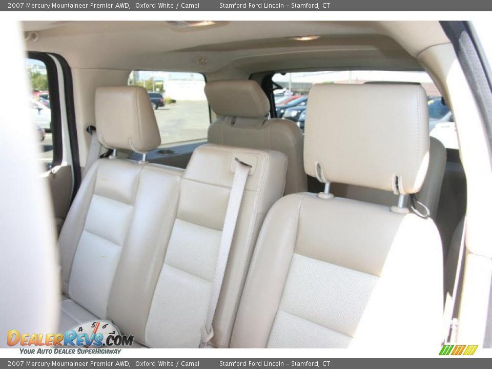 2007 Mercury Mountaineer Premier AWD Oxford White / Camel Photo #17