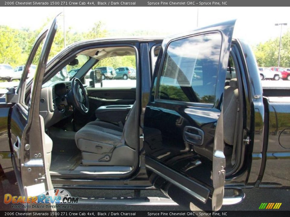 2006 Chevrolet Silverado 1500 Z71 Crew Cab 4x4 Black / Dark Charcoal Photo #5