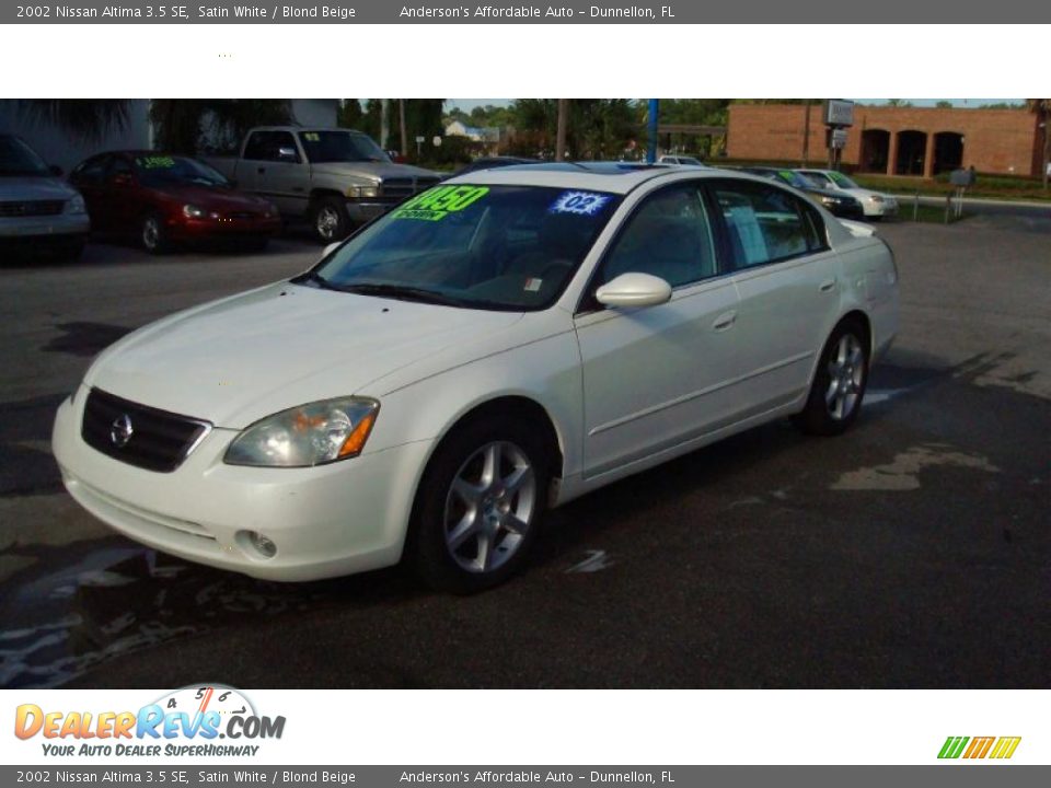 2002 Nissan altima se sedan 2900 #3