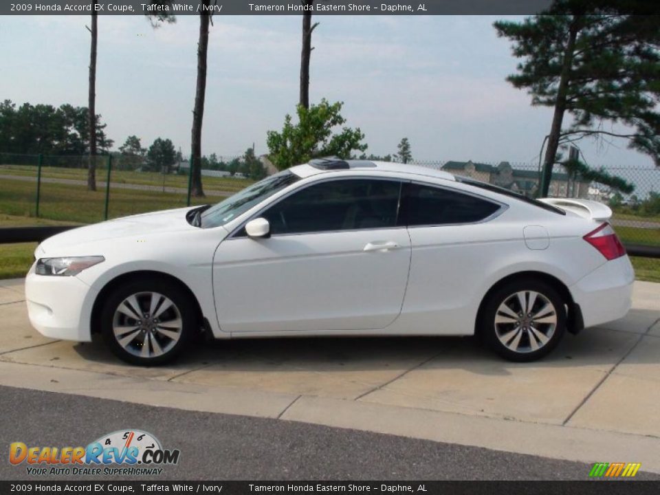 2009 Honda accord coupe white #3