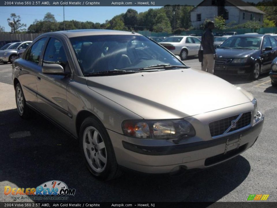 2004 Volvo S60 2.5T AWD Ash Gold Metallic / Graphite Photo #2