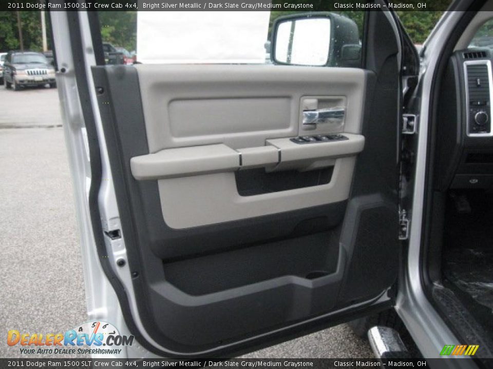 2011 Dodge Ram 1500 SLT Crew Cab 4x4 Bright Silver Metallic / Dark Slate Gray/Medium Graystone Photo #7