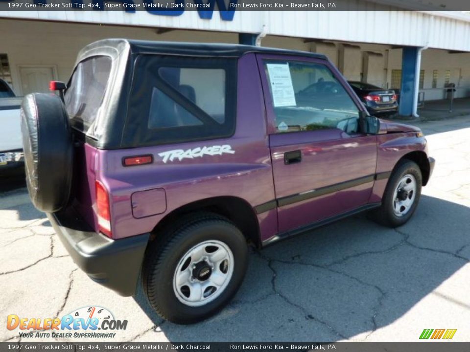 1997 Geo Tracker Soft Top 4x4 Super Grape Metallic / Dark Charcoal Photo #10