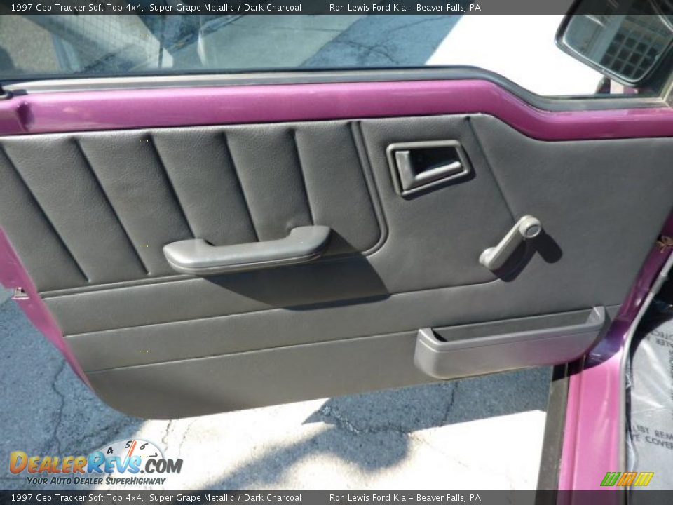 Door Panel of 1997 Geo Tracker Soft Top 4x4 Photo #14