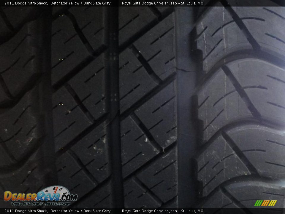 2011 Dodge Nitro Shock Detonator Yellow / Dark Slate Gray Photo #18