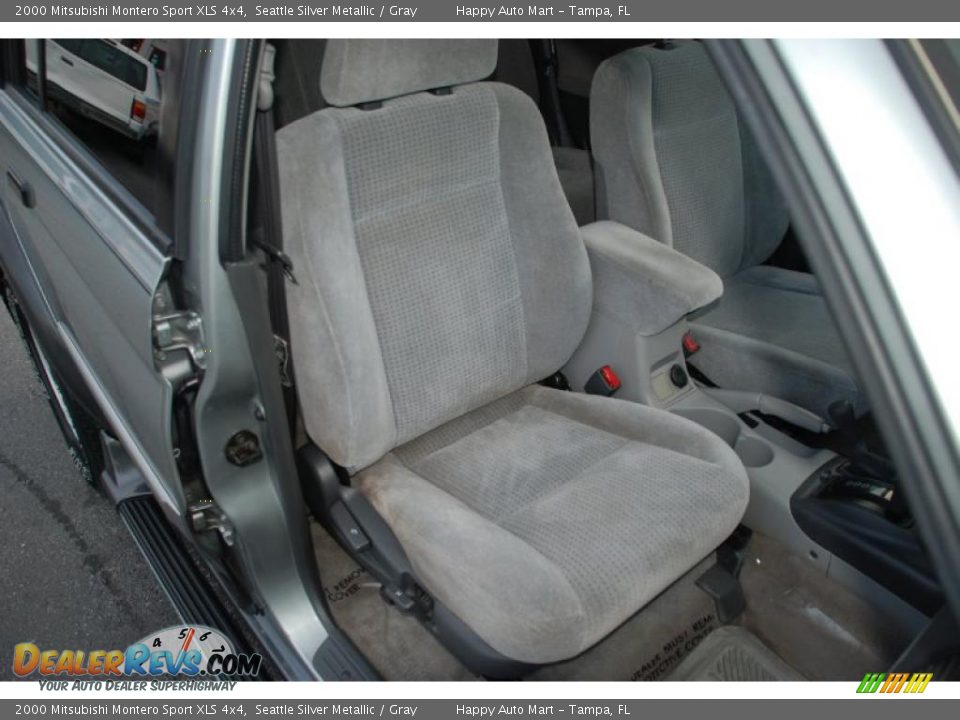 2000 Mitsubishi Montero Sport XLS 4x4 Seattle Silver Metallic / Gray Photo #18