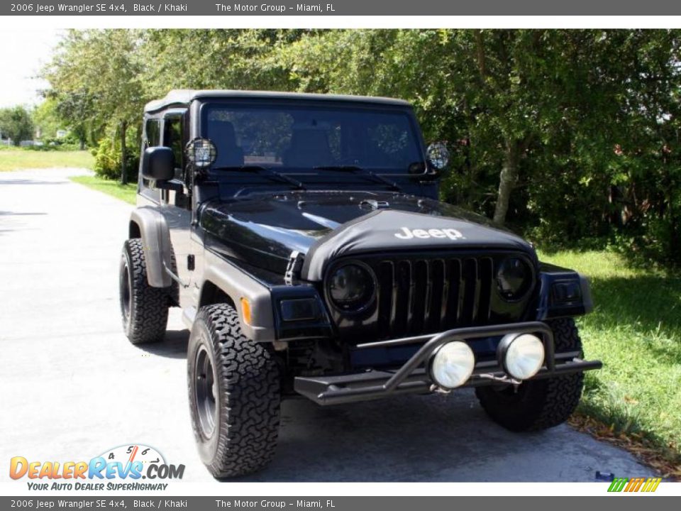 2006 Jeep Wrangler SE 4x4 Black / Khaki Photo #17