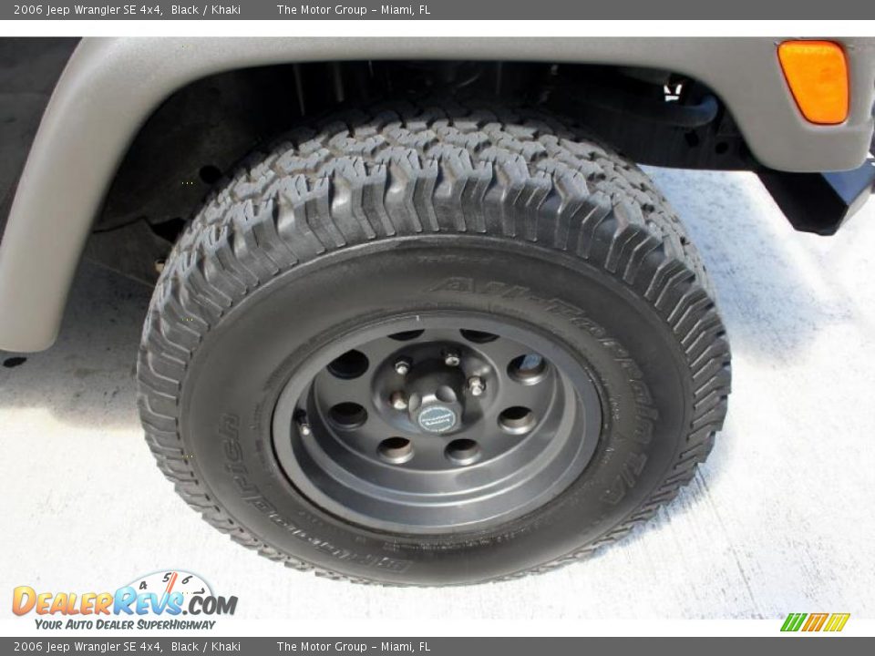 2006 Jeep Wrangler SE 4x4 Black / Khaki Photo #28