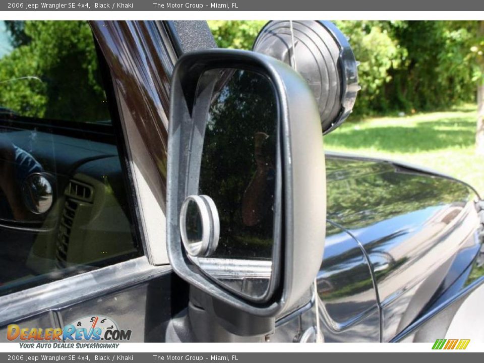 2006 Jeep Wrangler SE 4x4 Black / Khaki Photo #31