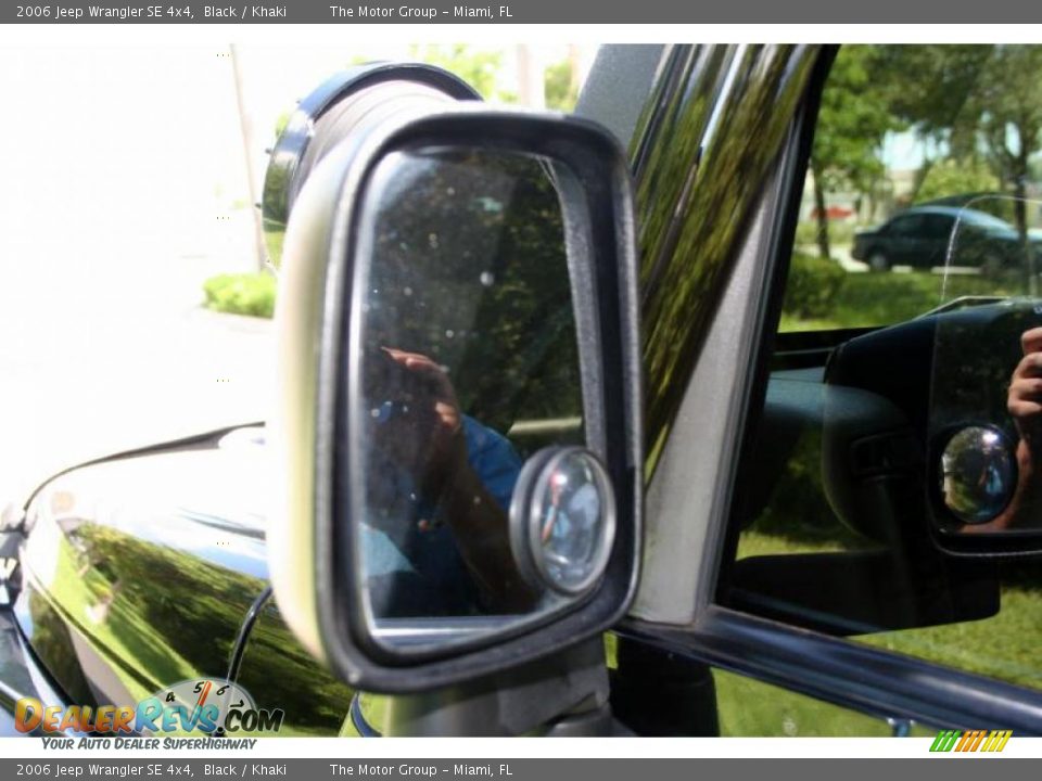 2006 Jeep Wrangler SE 4x4 Black / Khaki Photo #32