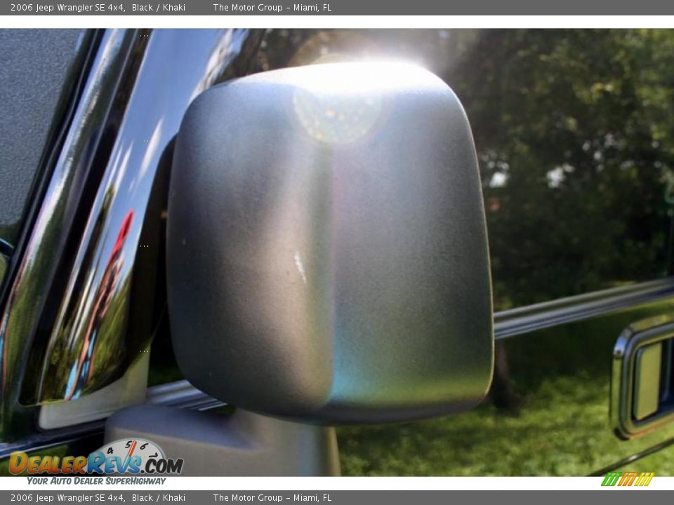 2006 Jeep Wrangler SE 4x4 Black / Khaki Photo #34
