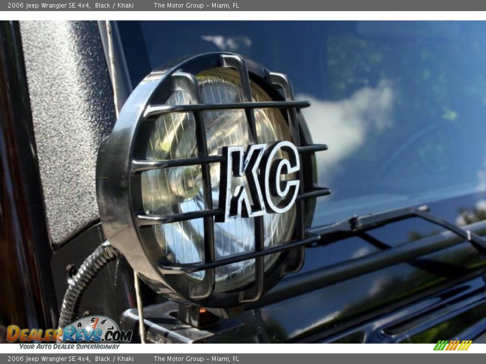 2006 Jeep Wrangler SE 4x4 Black / Khaki Photo #35