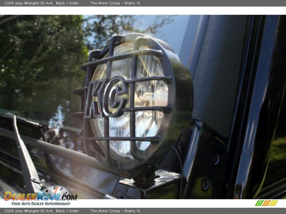 2006 Jeep Wrangler SE 4x4 Black / Khaki Photo #36