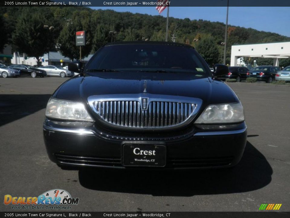 2005 Lincoln Town Car Signature L Black / Black Photo #2