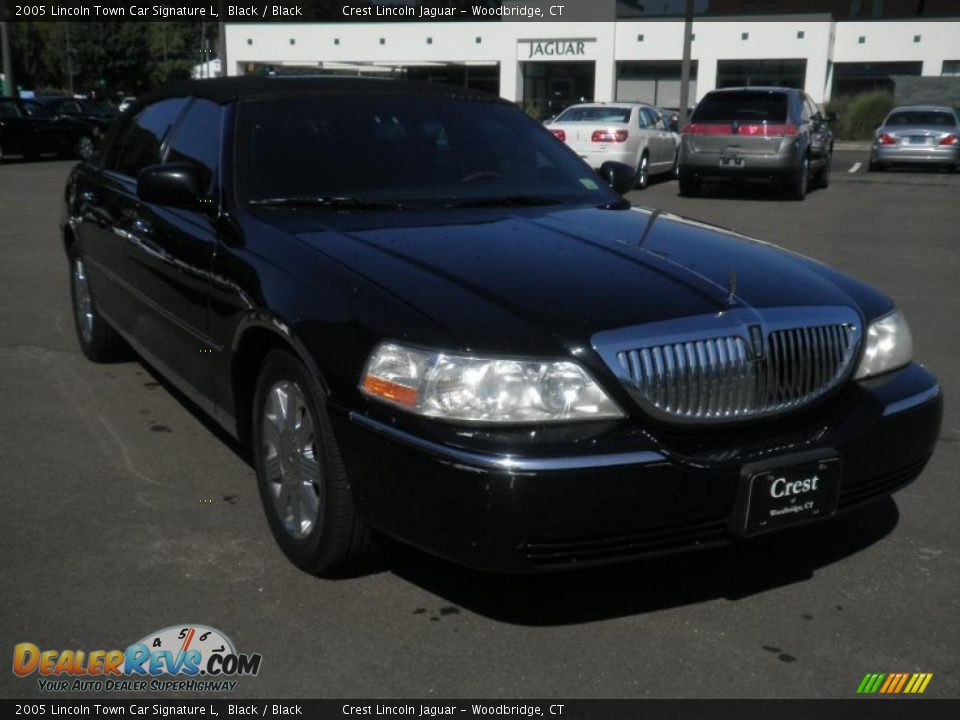 2005 Lincoln Town Car Signature L Black / Black Photo #3