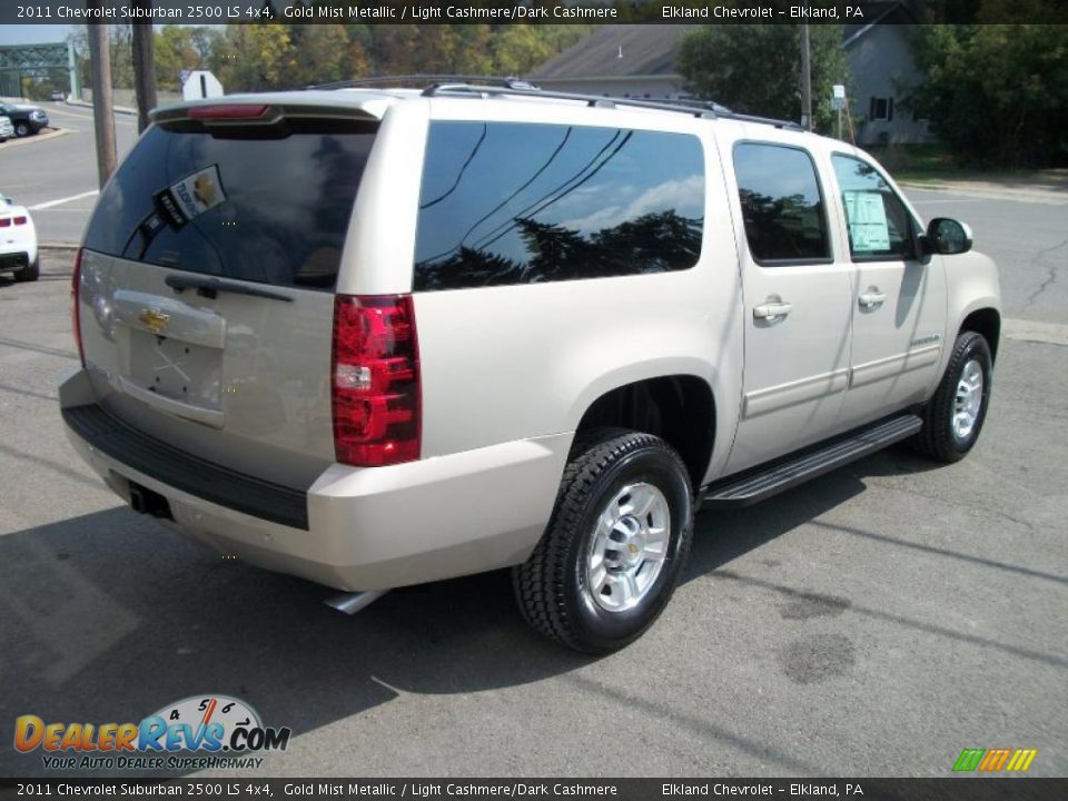 2011 Chevrolet Suburban 2500 LS 4x4 Gold Mist Metallic / Light Cashmere/Dark Cashmere Photo #3