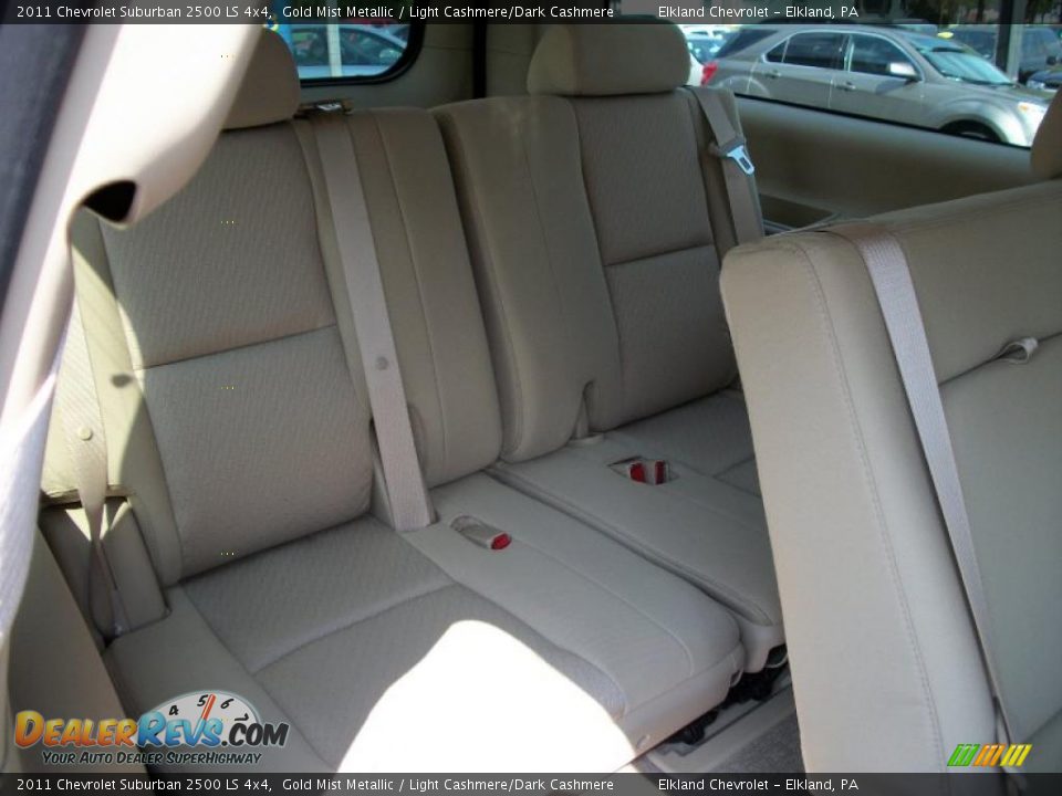 2011 Chevrolet Suburban 2500 LS 4x4 Gold Mist Metallic / Light Cashmere/Dark Cashmere Photo #26