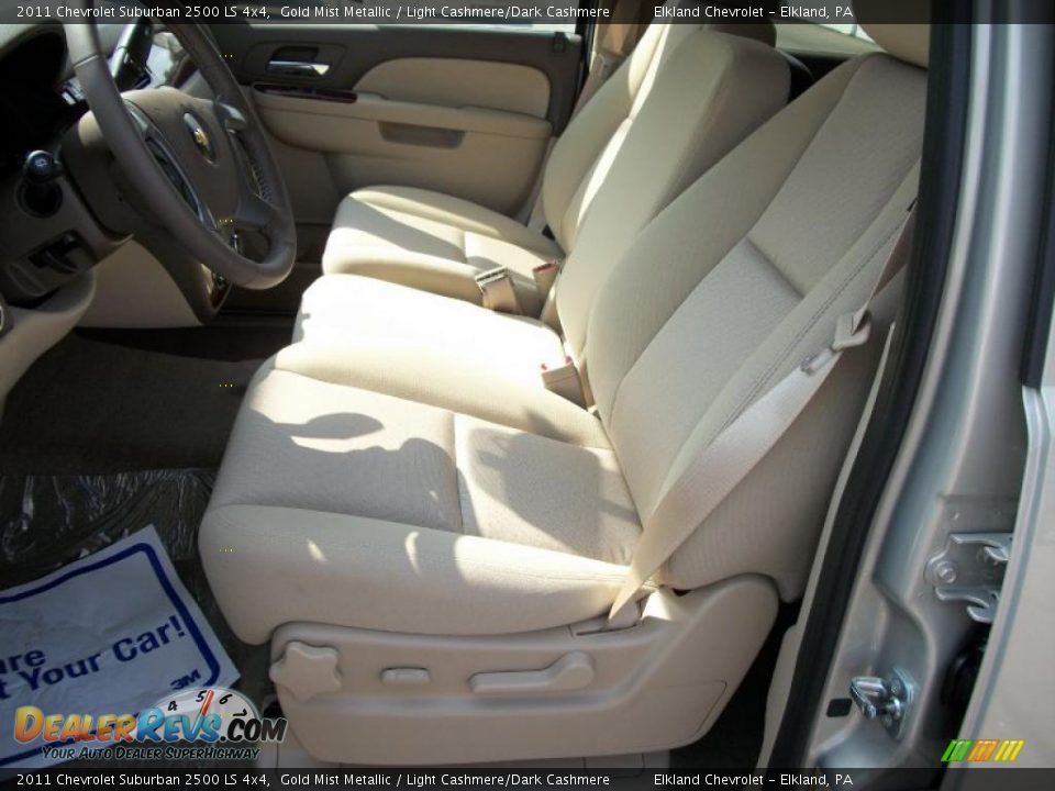 2011 Chevrolet Suburban 2500 LS 4x4 Gold Mist Metallic / Light Cashmere/Dark Cashmere Photo #36