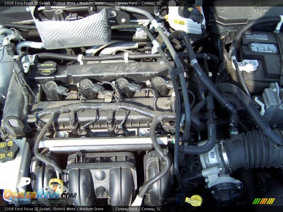 2008 Ford Focus SE Sedan Oxford White / Medium Stone Photo #11
