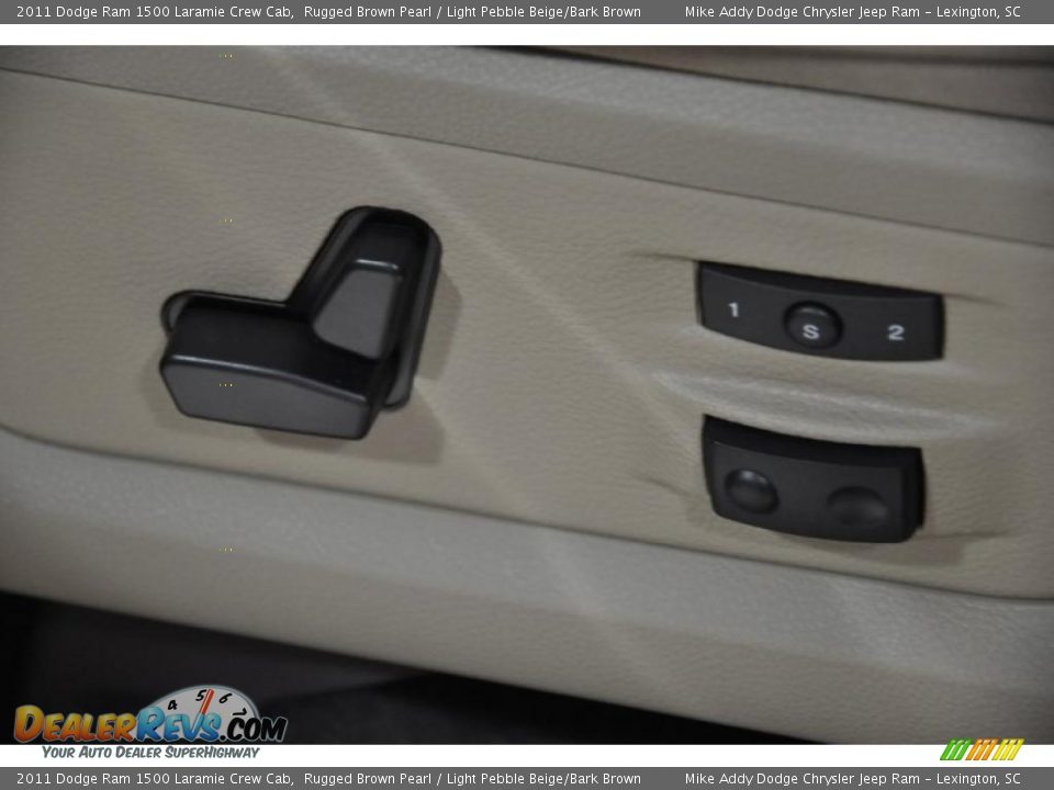 2011 Dodge Ram 1500 Laramie Crew Cab Rugged Brown Pearl / Light Pebble Beige/Bark Brown Photo #10