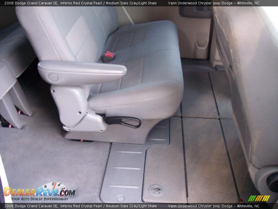 2008 Dodge Grand Caravan SE Inferno Red Crystal Pearl / Medium Slate Gray/Light Shale Photo #24