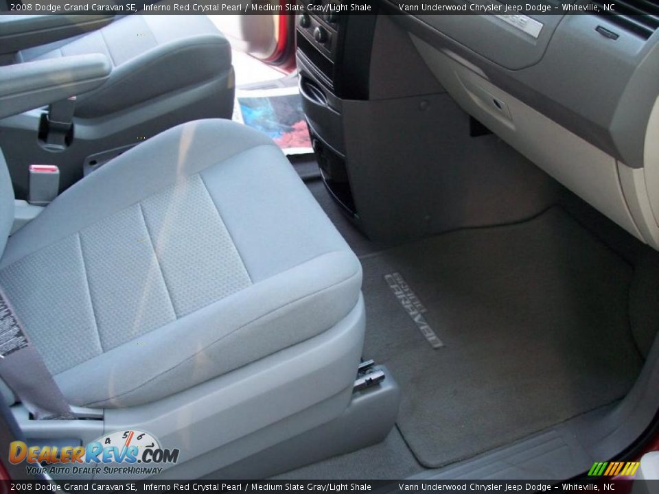 2008 Dodge Grand Caravan SE Inferno Red Crystal Pearl / Medium Slate Gray/Light Shale Photo #27