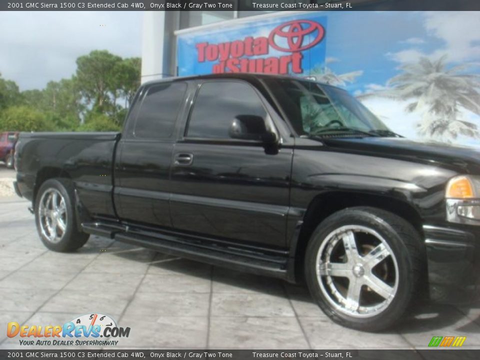 2001 GMC Sierra 1500 C3 Extended Cab 4WD Onyx Black / Gray Two Tone Photo #2