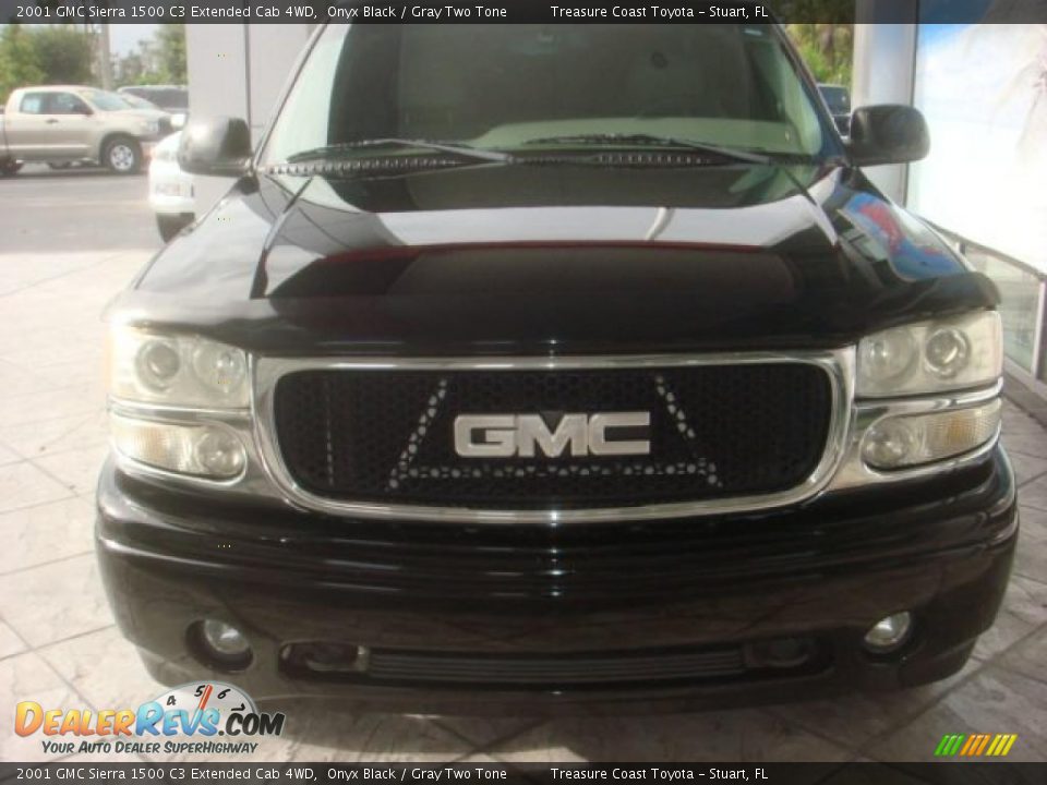 2001 GMC Sierra 1500 C3 Extended Cab 4WD Onyx Black / Gray Two Tone Photo #3