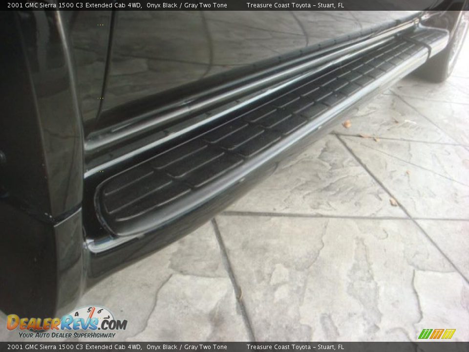 2001 GMC Sierra 1500 C3 Extended Cab 4WD Onyx Black / Gray Two Tone Photo #6