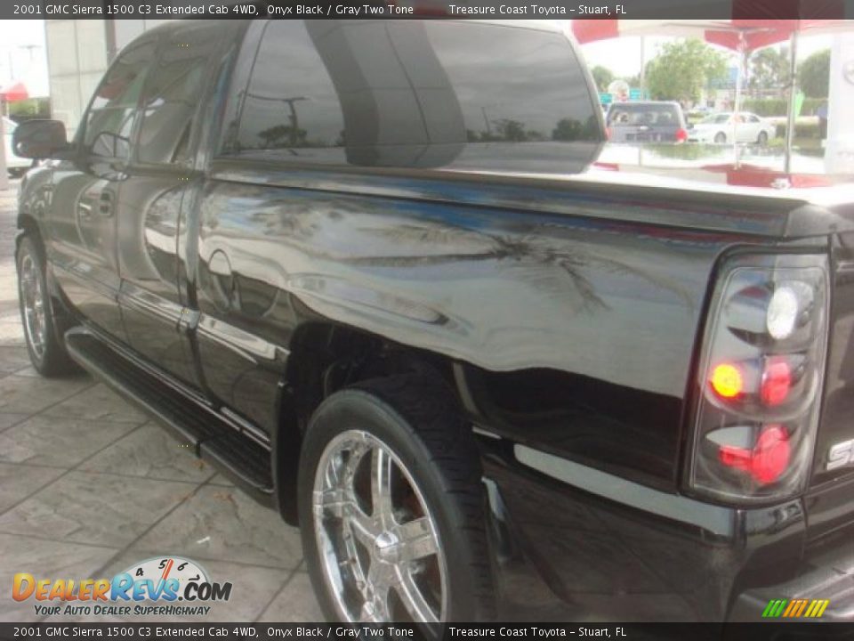 2001 GMC Sierra 1500 C3 Extended Cab 4WD Onyx Black / Gray Two Tone Photo #7
