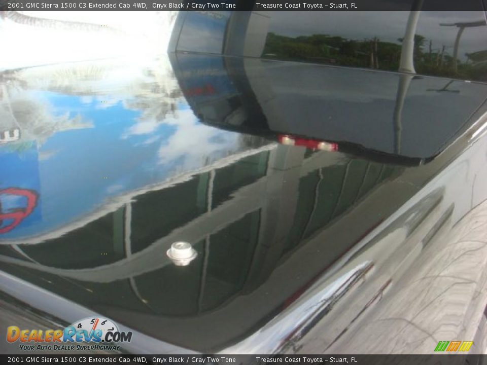 2001 GMC Sierra 1500 C3 Extended Cab 4WD Onyx Black / Gray Two Tone Photo #21