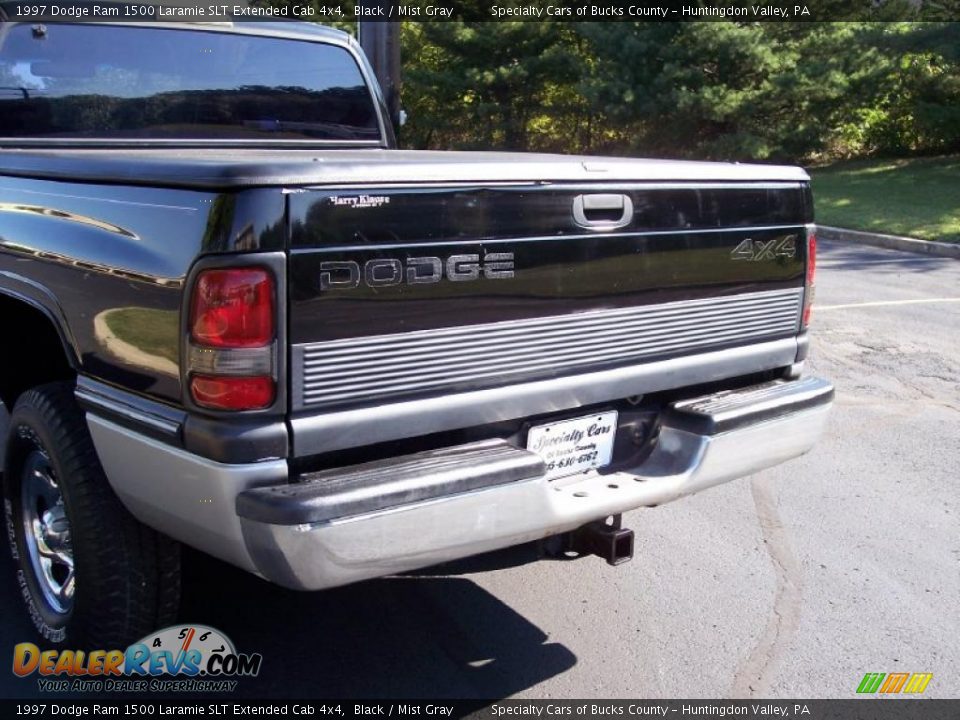 1997 Dodge Ram 1500 Laramie SLT Extended Cab 4x4 Black / Mist Gray Photo #8