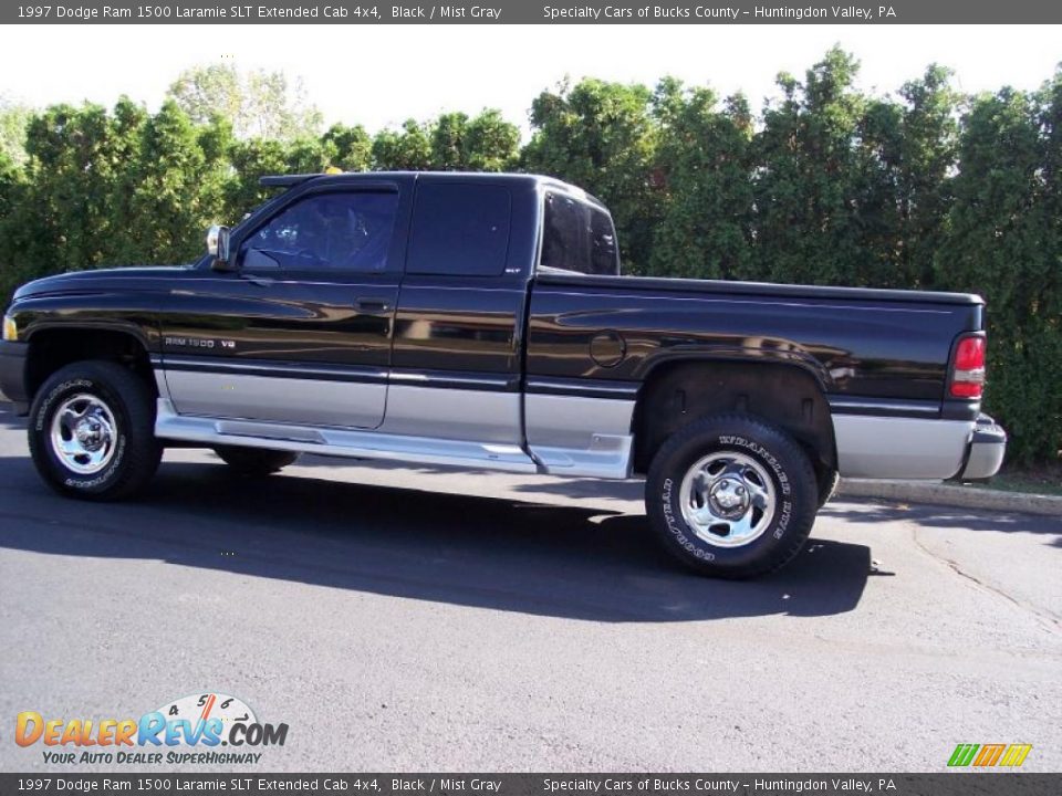 1997 Dodge Ram 1500 Laramie SLT Extended Cab 4x4 Black / Mist Gray Photo #16
