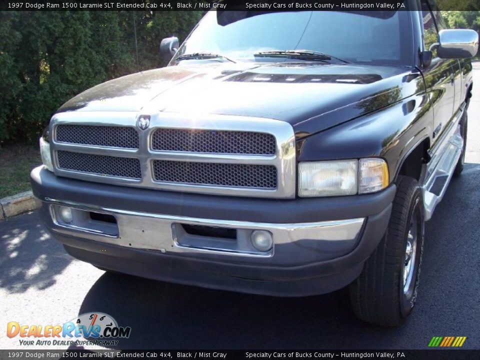 1997 Dodge Ram 1500 Laramie SLT Extended Cab 4x4 Black / Mist Gray Photo #17