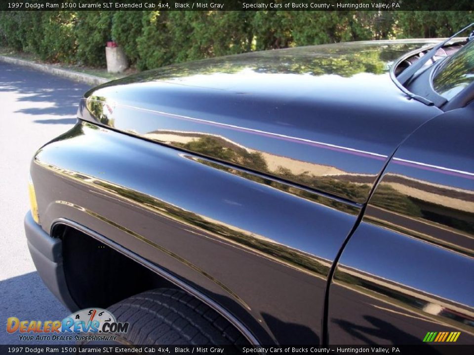 1997 Dodge Ram 1500 Laramie SLT Extended Cab 4x4 Black / Mist Gray Photo #21