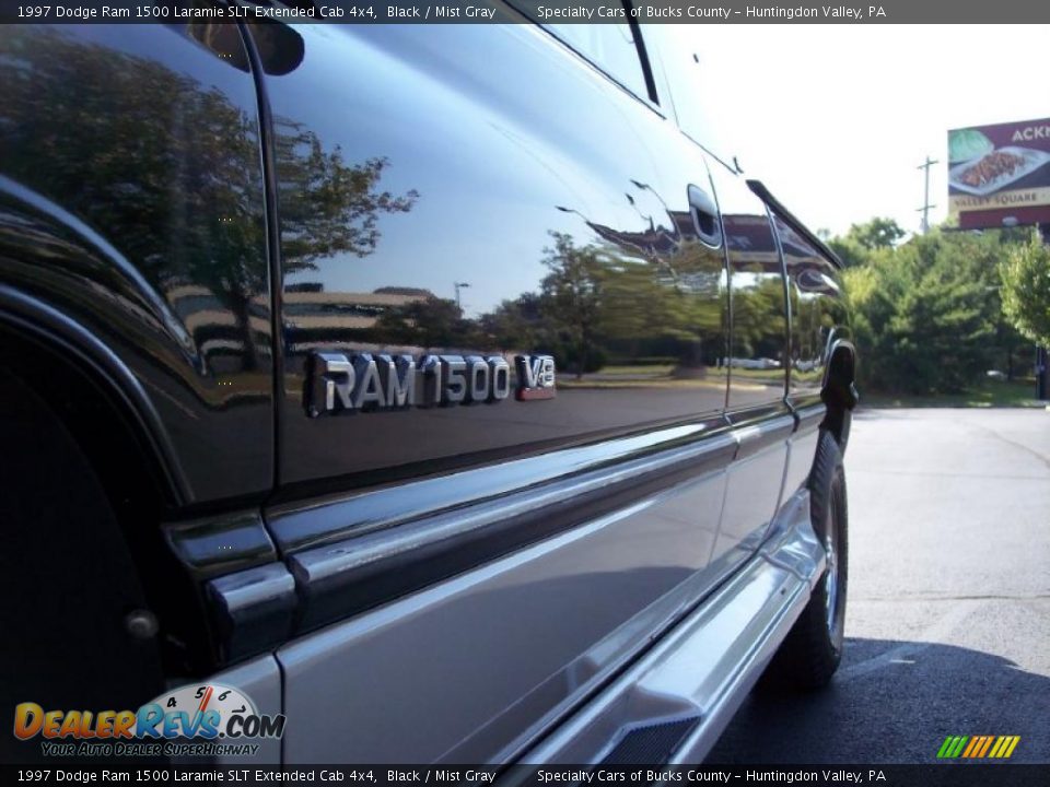 1997 Dodge Ram 1500 Laramie SLT Extended Cab 4x4 Black / Mist Gray Photo #23