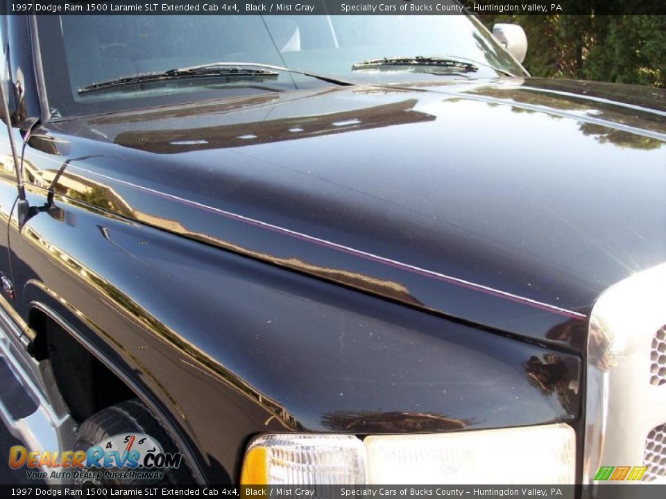 1997 Dodge Ram 1500 Laramie SLT Extended Cab 4x4 Black / Mist Gray Photo #25