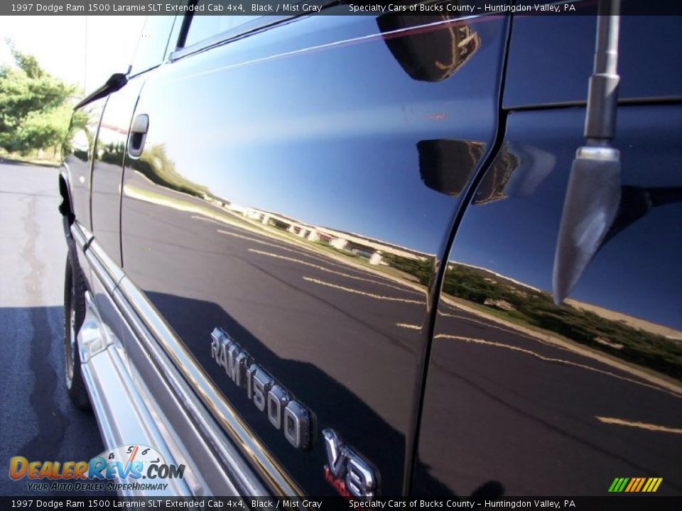 1997 Dodge Ram 1500 Laramie SLT Extended Cab 4x4 Black / Mist Gray Photo #26