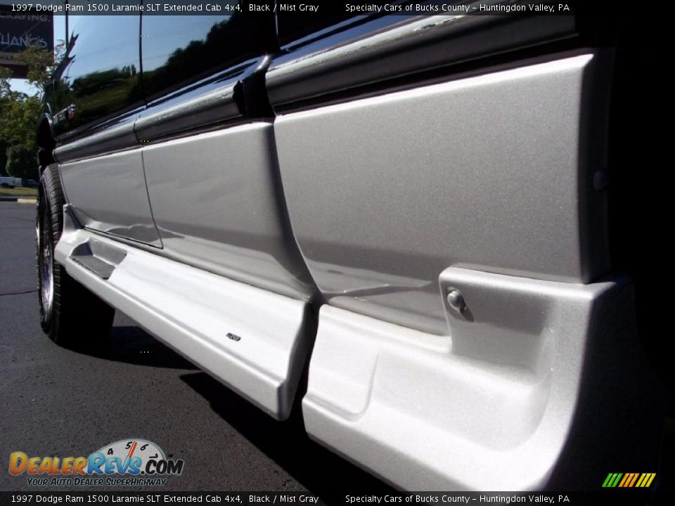 1997 Dodge Ram 1500 Laramie SLT Extended Cab 4x4 Black / Mist Gray Photo #29
