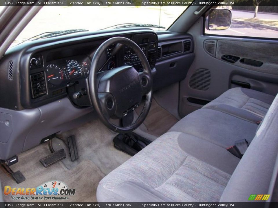 1997 Dodge Ram 1500 Laramie SLT Extended Cab 4x4 Black / Mist Gray Photo #30