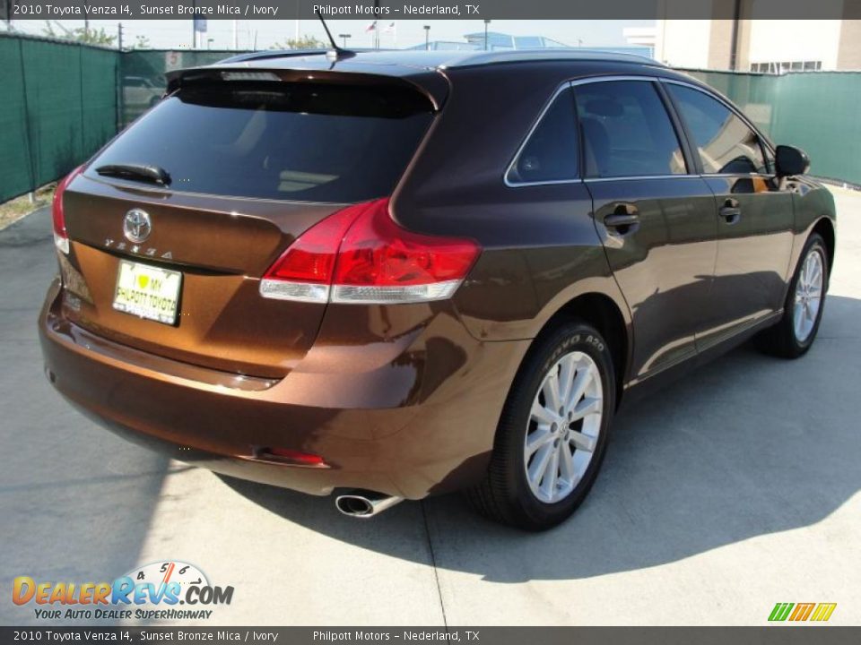 2010 Toyota Venza I4 Sunset Bronze Mica / Ivory Photo #3