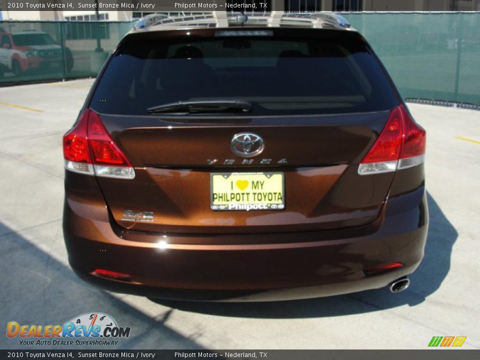 2010 Toyota Venza I4 Sunset Bronze Mica / Ivory Photo #4