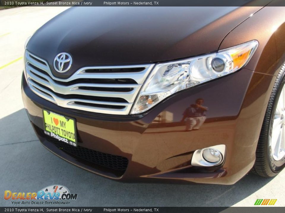 2010 Toyota Venza I4 Sunset Bronze Mica / Ivory Photo #12