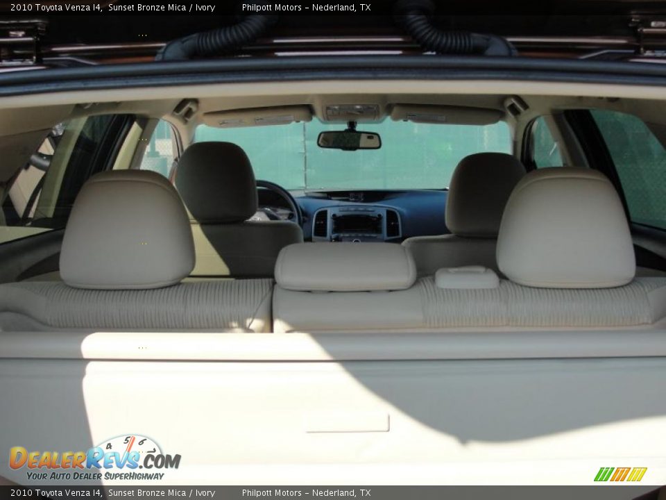 2010 Toyota Venza I4 Sunset Bronze Mica / Ivory Photo #29