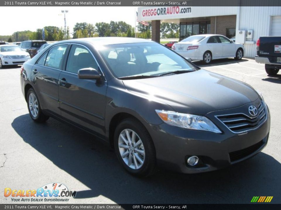 2011 Toyota Camry XLE V6 Magnetic Gray Metallic / Dark Charcoal Photo #1