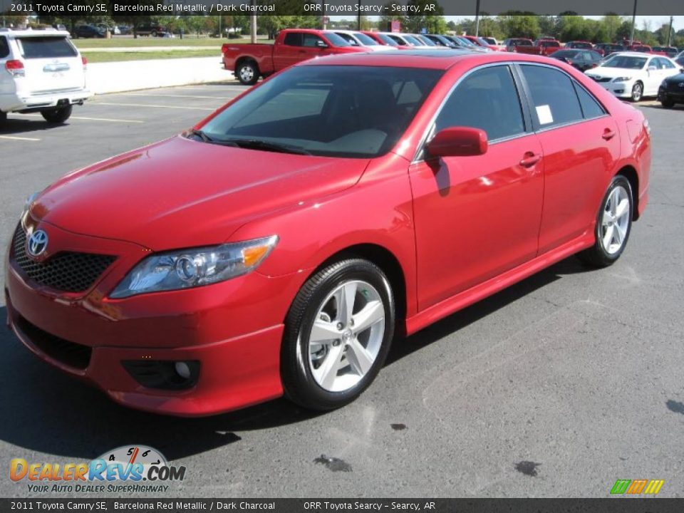 2011 Toyota Camry SE Barcelona Red Metallic / Dark Charcoal Photo #3