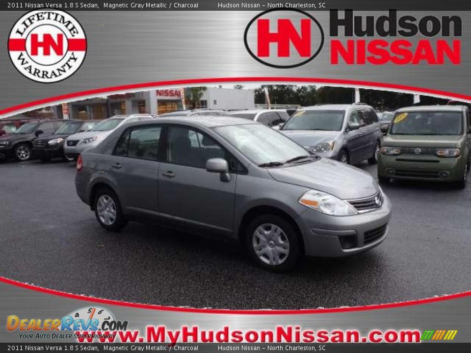 2011 Nissan versa 1.8 s sedan #4