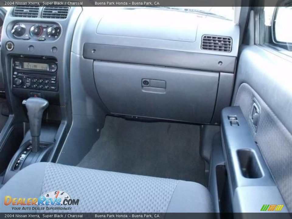2004 Nissan Xterra Super Black / Charcoal Photo #12
